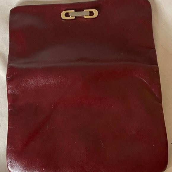 Vintage Burgundy Leather Clutch with Gold Accent and KissLock - Picture 5 of 6